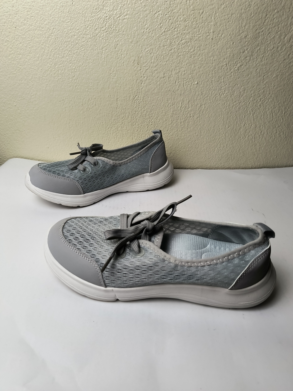 Light Gray Women's 7.5 Casual Sneakers Shoes Lightweight Walking Driving
